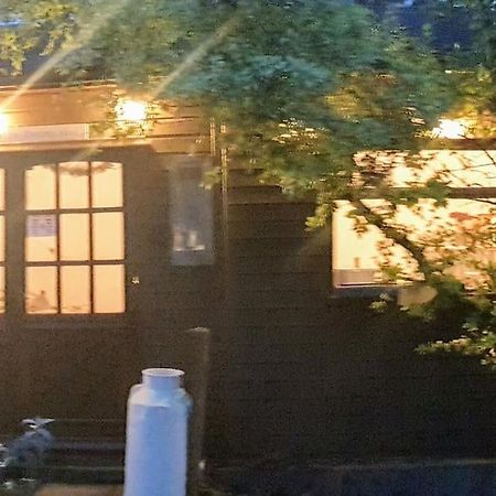 The Potting Shed Near Tenby, 100" Projector, Four Poster Bed, On-Site Hot Tub Access Via Spa Pack, Breakfast Esterno foto